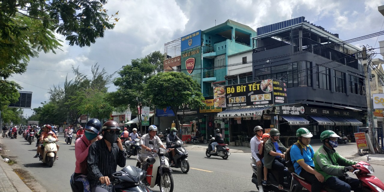 Nhà MT Chợ Phạm Huy Thông, ngay ngã 3, DT 5.2x23m, con đường chuyên kinh doanh cafe, ẩm thực 24/24 giờ