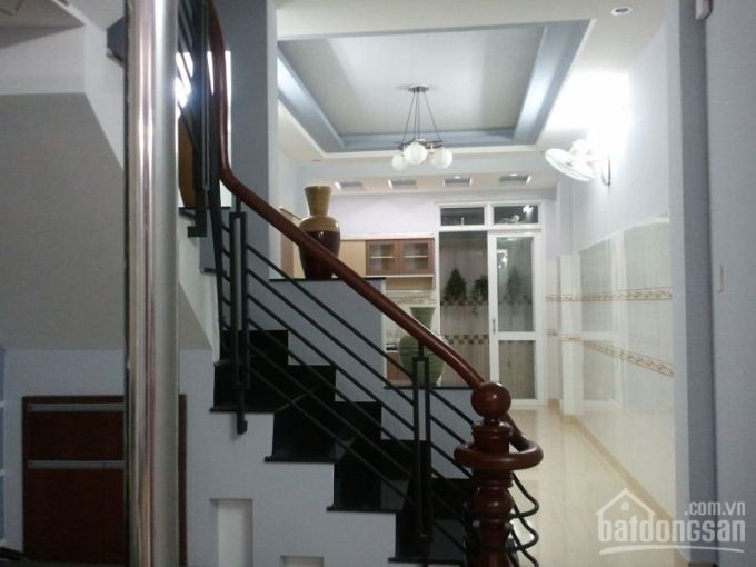 Cho thuê nhà mặt tiền Nguyễn Duy, P.3, Bình Thạnh
Nhà 4 lầu, 3 phòng ngủ, 3wc, Giá 13 triệu.