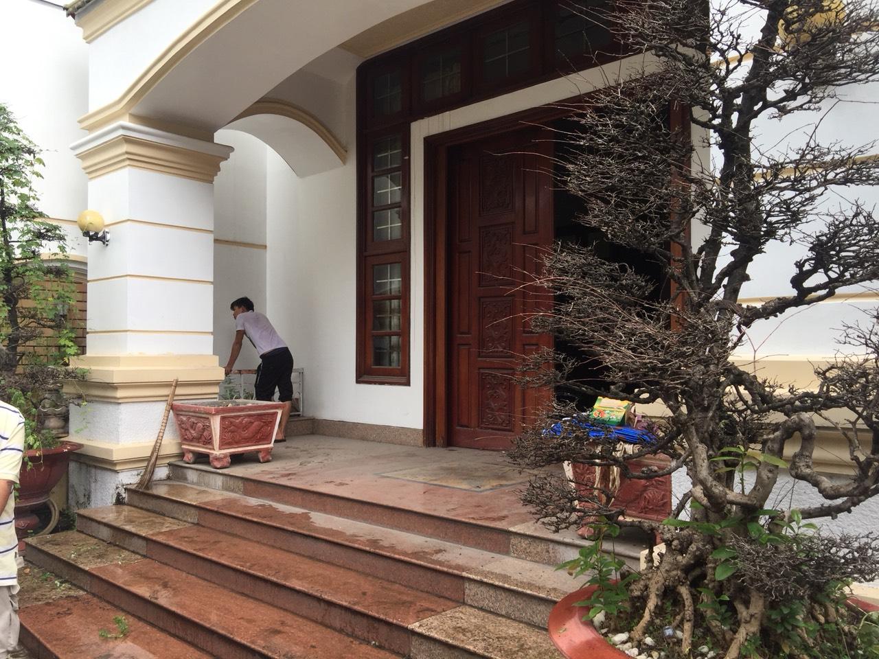 Bán Gấp Biệt Thự villa 3 lầu, HXH 8m Nguyễn Trọng Tuyển,Phú Nhuận, DT 11.8x18.6m, giá chỉ 34 tỷ.