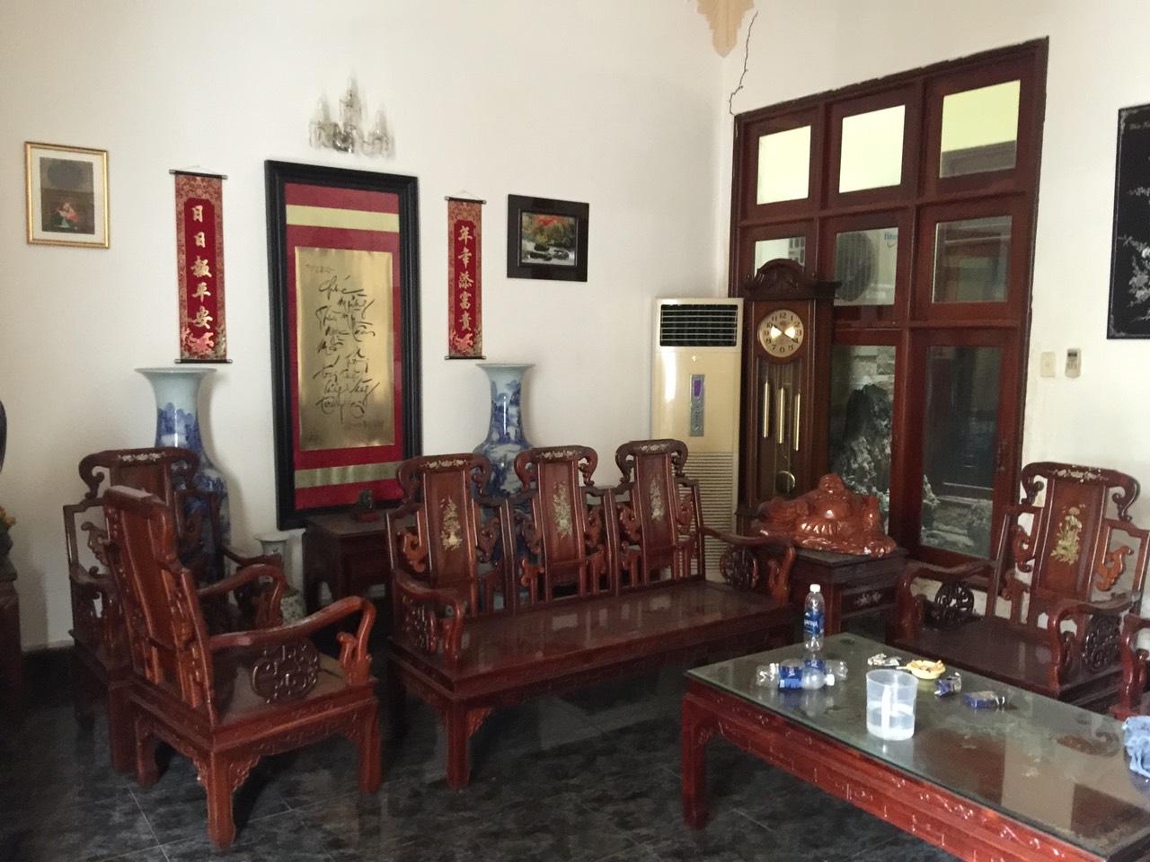 Bán Gấp Biệt Thự villa 3 lầu, HXH 8m Nguyễn Trọng Tuyển,Phú Nhuận, DT 11.8x18.6m, giá chỉ 34 tỷ.