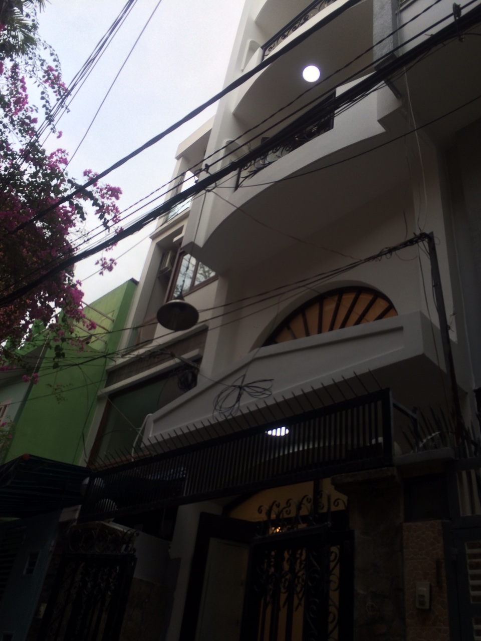 Bán nhà MT hẻm 134 Thành Thái, quận 10, DT 4,2x17m, nhà 3 lầu, ST, giá 16.3 tỷ