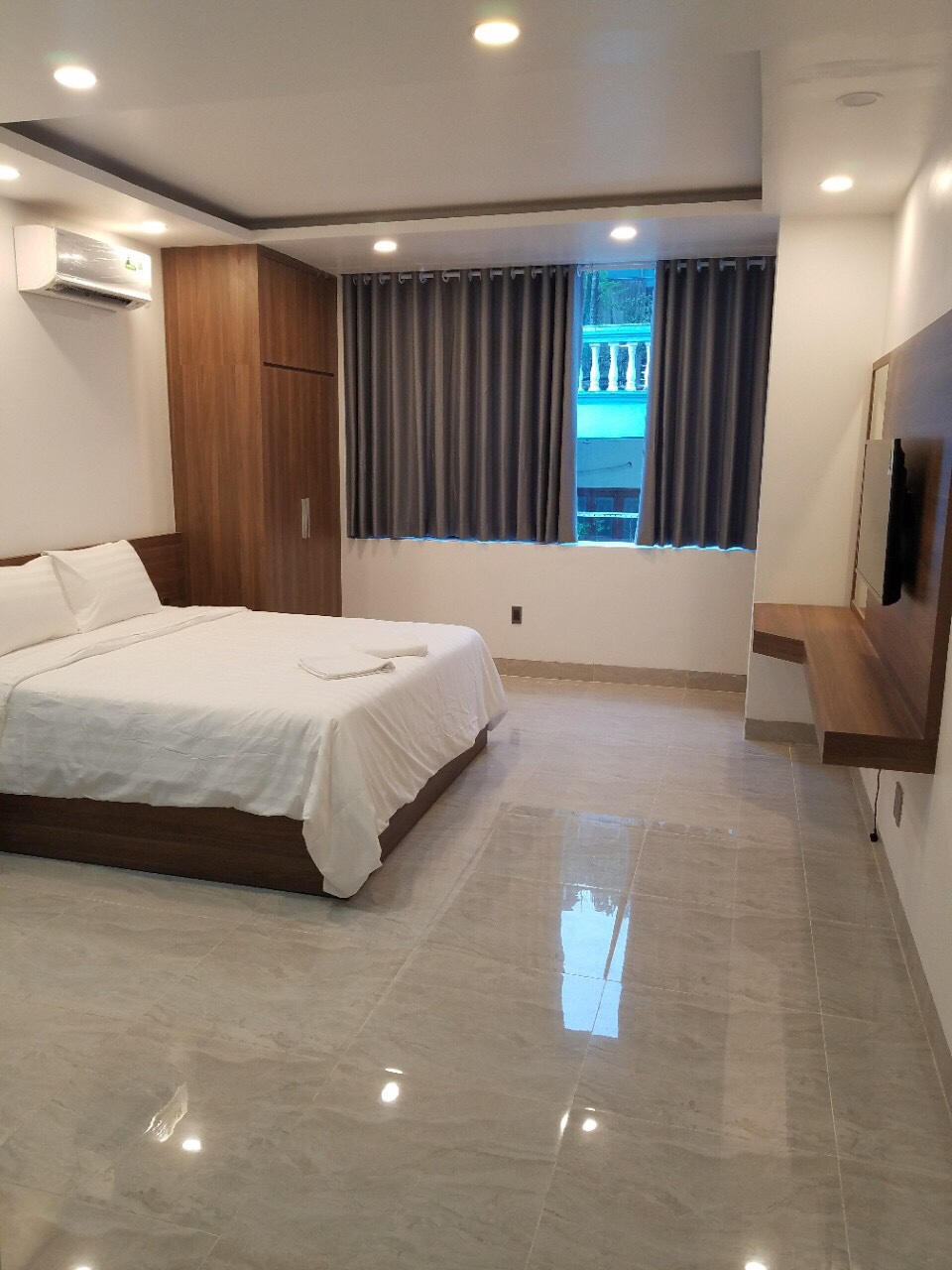Bán khách sạn Trần Đình Xu,Q.1,DT: 770m2,hầm 7 tầng, thu nhập 200 tr
