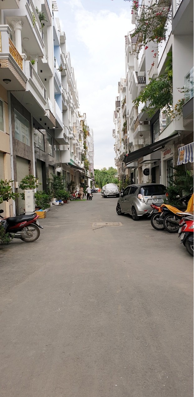 Nhà phố 4,6x12 hẻm nhựa 8m đường Hoàng Quốc Việt, P. Phú Mỹ, Quận 7. Giá: 6,6 tỷ (TL)