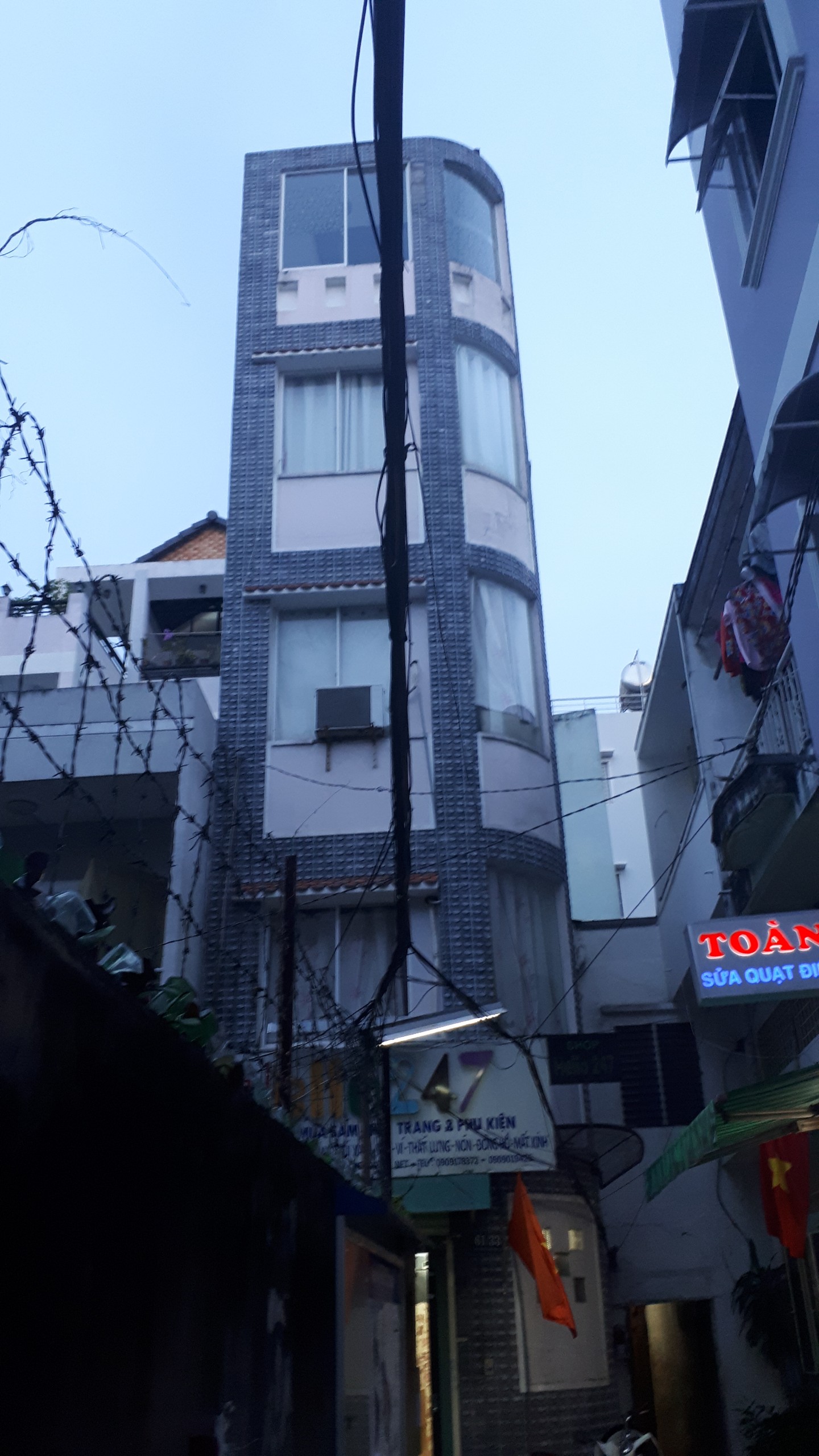  Bán gấp nhà góc 2 MT Nguyễn Tri Phương - Nhật Tảo, P. 4, Q. 10, DT 3,7x9m, 1 lầu, giá 10,3 tỷ
