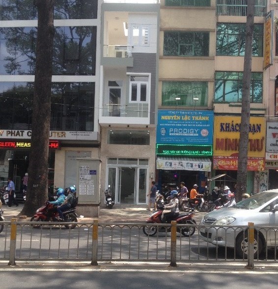 Bán nhà 4 tầng MT Nguyễn Tri Phương đoạn ẩm thực giá 21.6 tỷ