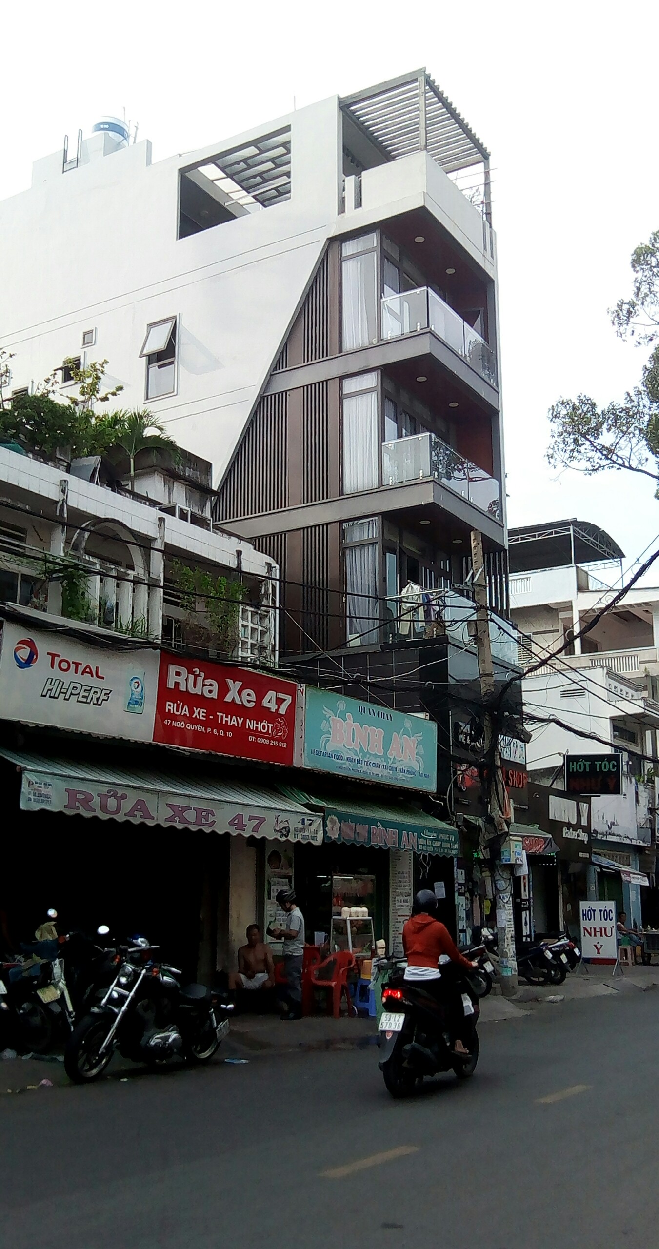 Bán Nhà Mặt tiền Đường phường Tân Định Q1. 6x16m GpXd 7 Lầu Giá 26 Tỷ. 