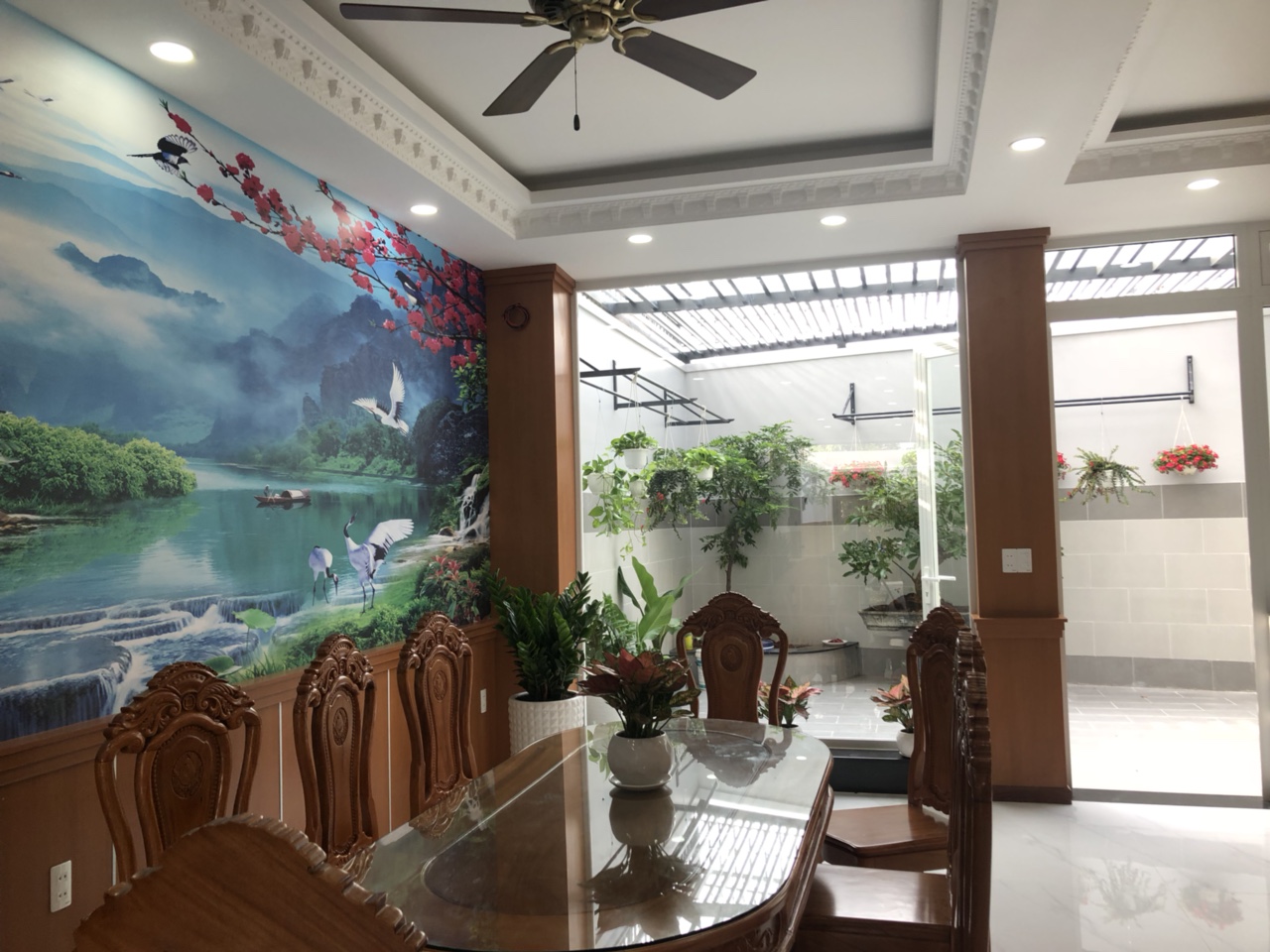Cần bán biệt thự Long Lanh Savimex Phú Thuận, Quận 7, Dt7x29m, 1 trêt 2 lầu, áp mái. Giá 17,8 tỷ
