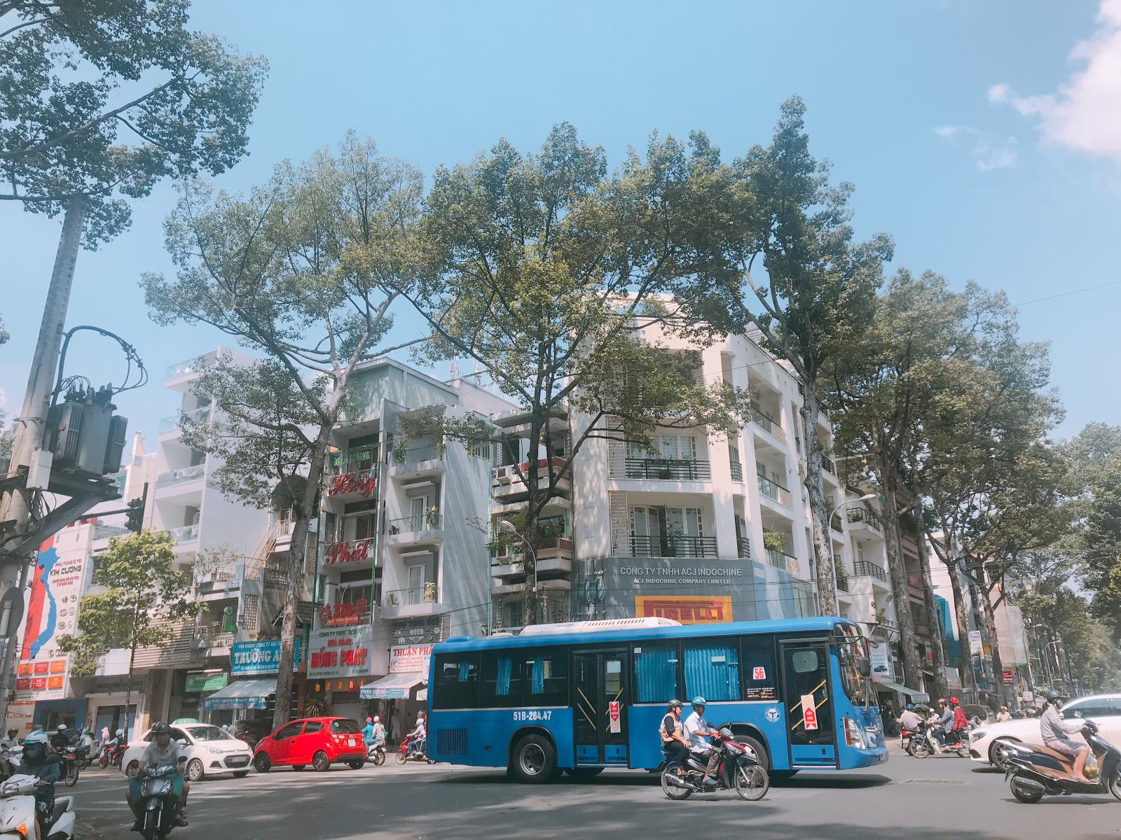 Bán gấp nhà hẻm xe hơi 345 Trần Hưng Đạo, Q1 DT: 4x18m nhà 4 lầu thuê 40tr/tháng