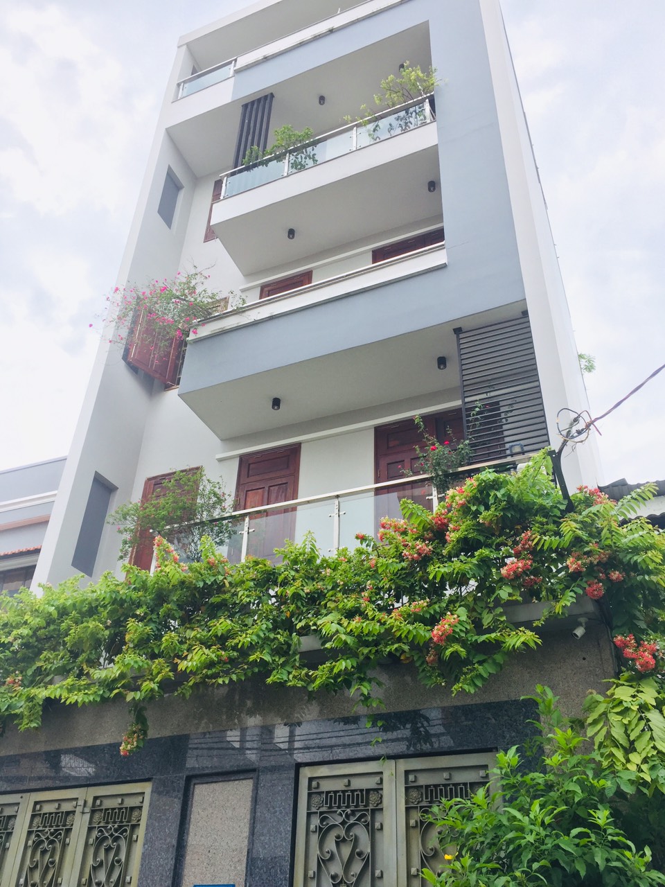Bán đât đẹp để xây căn hộ dịch vụ tại phường Thảo Điền Q.2;  9x18, thổ cư 100%, Giá 19 tỷ