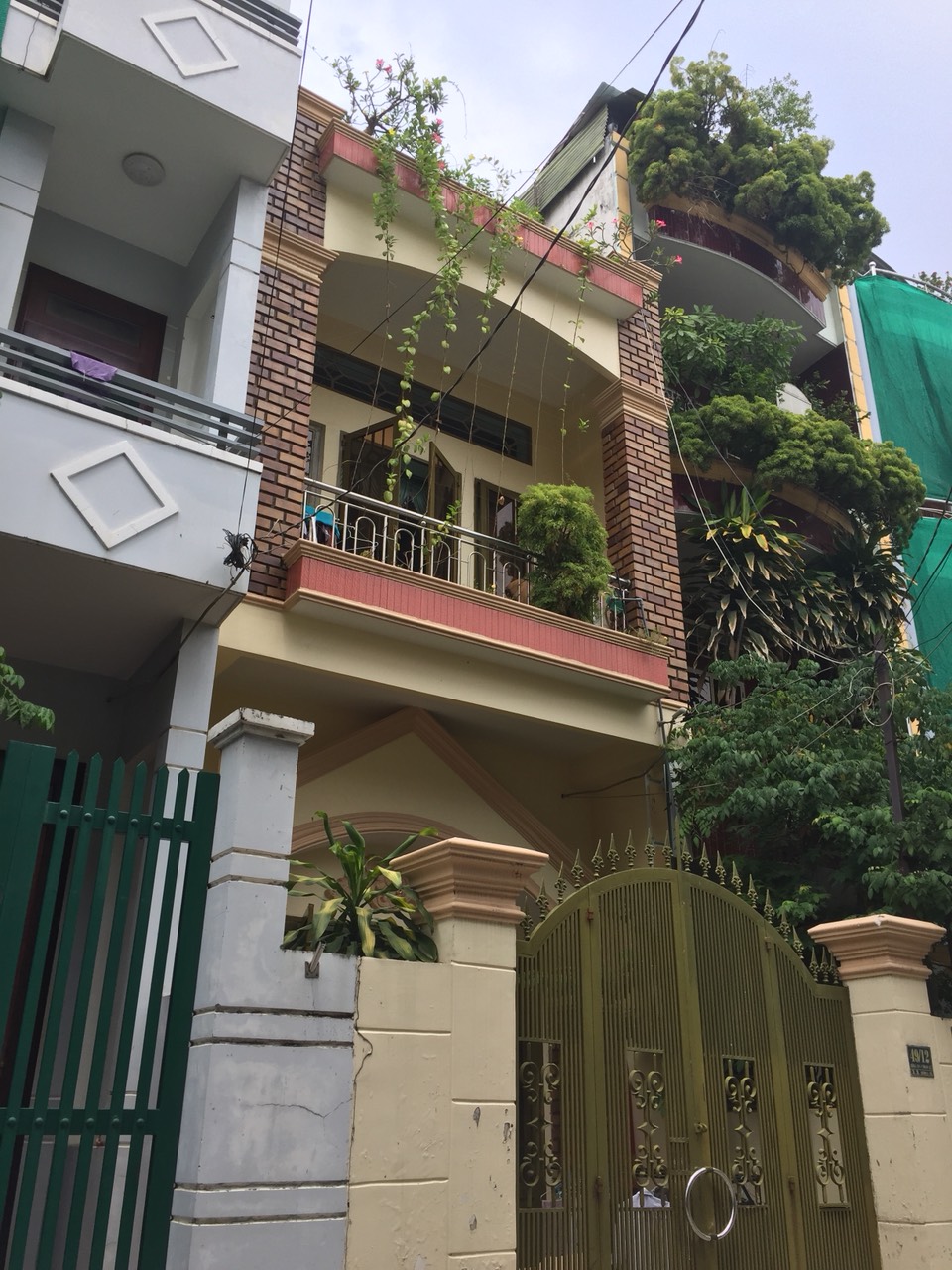 Bán gấp căn nhà khu làng báo chí P. Thảo Điền giá rẻ nhất, view sông LH: 0933818298