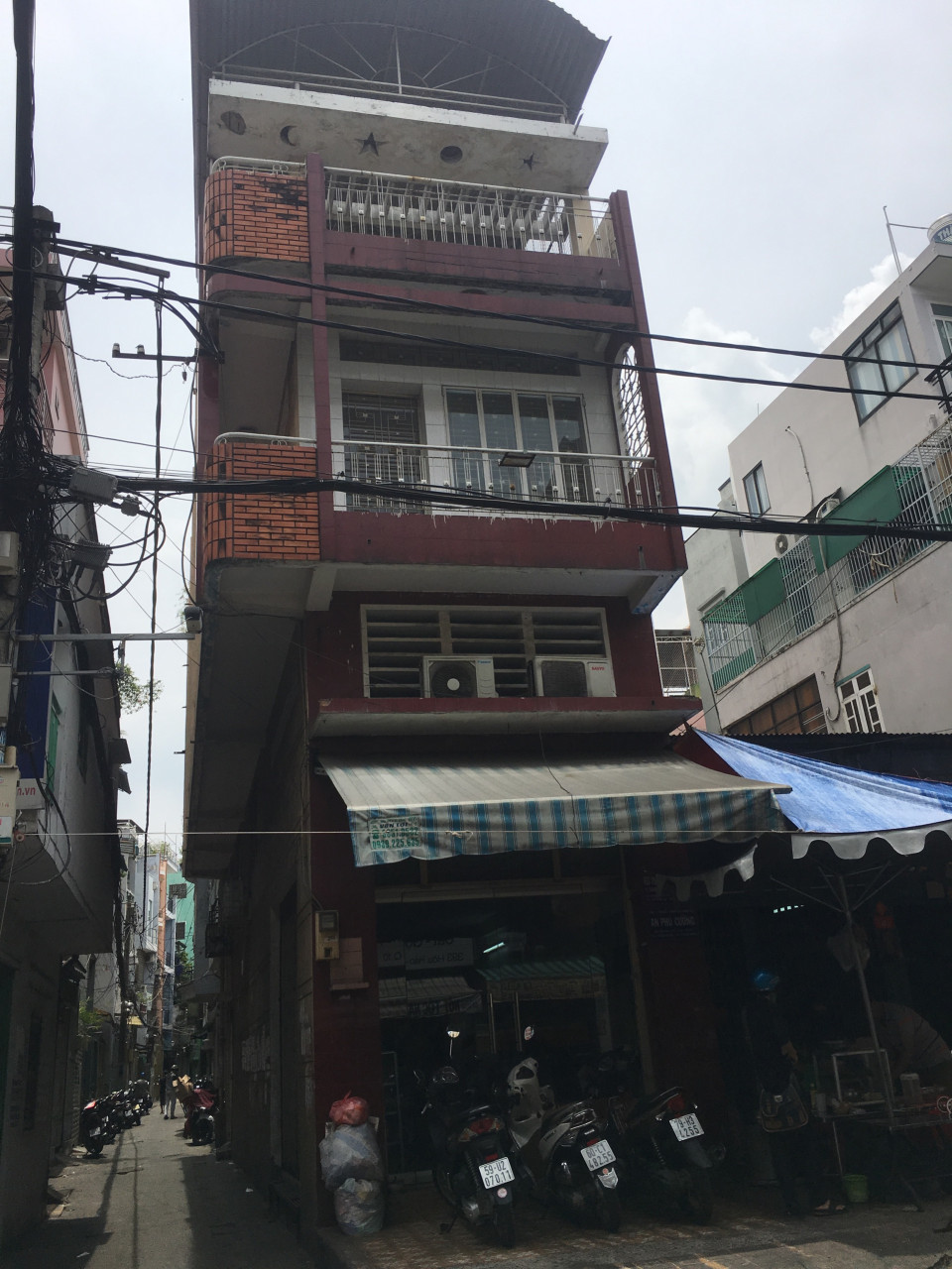 Giá cực sốc. Bán nhà HXH 449 Sư Vạn Hạnh, P12, Quận 10, DT: 4x14m, 3 tầng, giá chỉ 13.8 tỷ