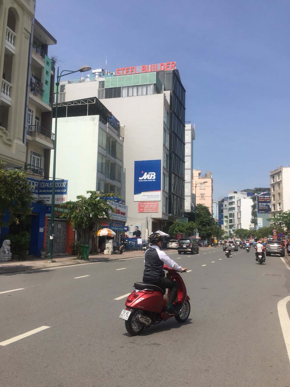 Bán gấp nhà MT Nguyễn Oanh, phường 6, DT 4x19m, 3 tầng, giá 8 tỷ LH 0919818429