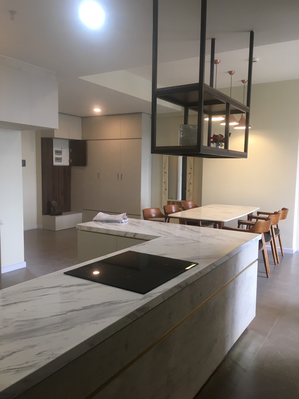 Cho thuê căn hộ Midtown, Phú Mỹ Hưng, DT 89m2, 2 phòng ngủ, đủ nội thất, view đẹp. LH 0906 385 299 (em Hà )