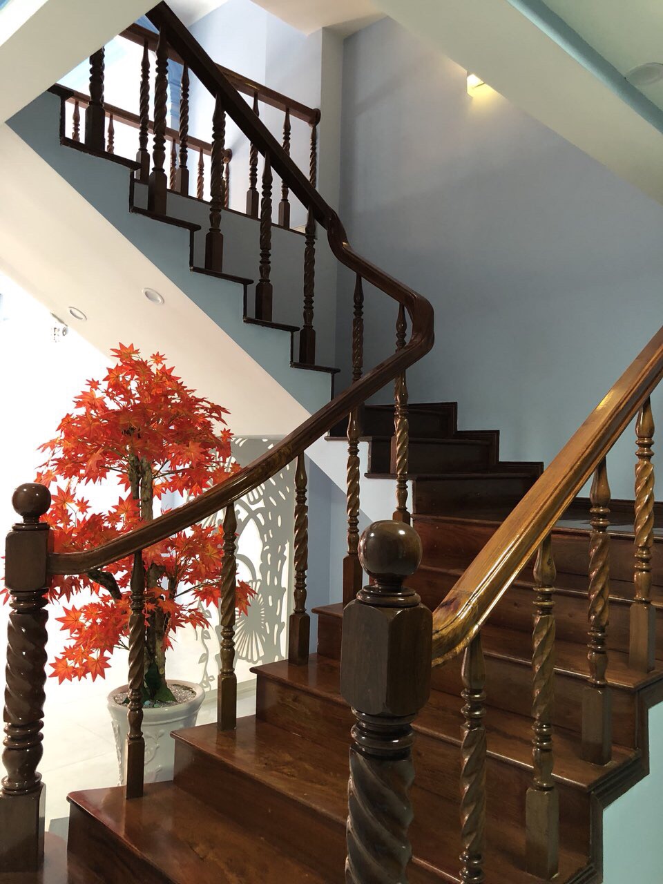 Bán gấp nhà MT Lý Thái Tổ, DT 4,7x14m, 3 tầng , giá rẻ nhất con đường này