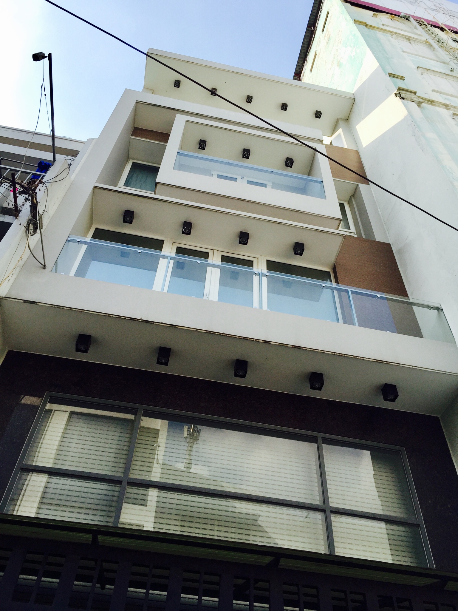 Bán nhà MT đường Nguyễn Chánh Sắt, gần chung cư Carillon, Dt 4.2x21m, 1 trệt 3 lầu, giá 14 tỷ TL