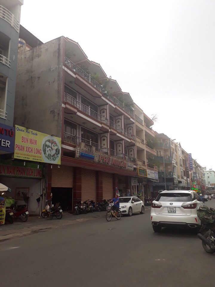 Nhà 3 mặt tiền (4.2x15m) hẻm đều là hẻm xe hơi 8m Trịnh Đình Trọng Quận 11. Giá 7.5 tỷ