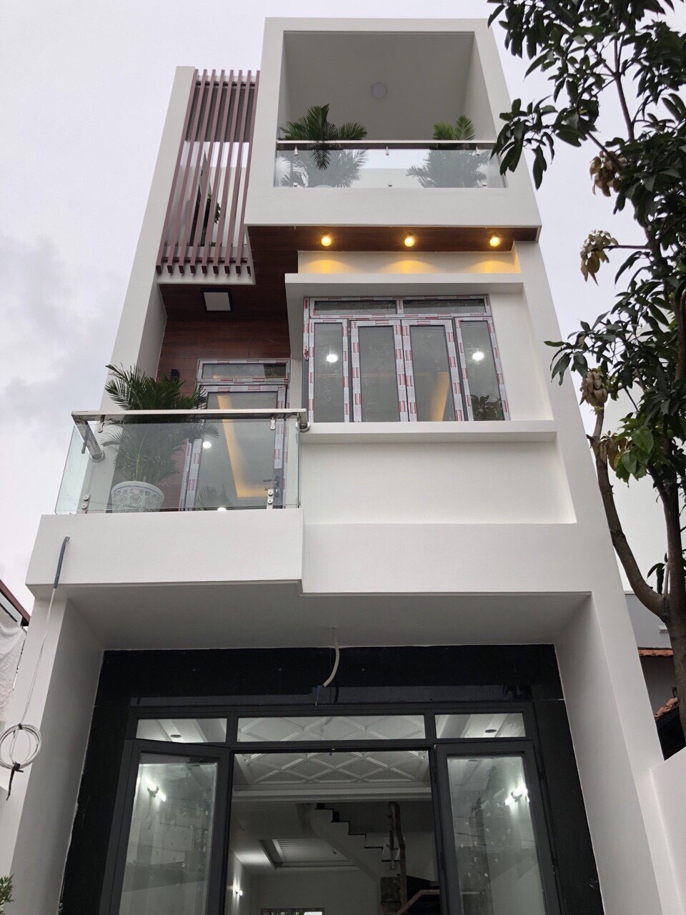 Bán nhà mới đẹp mặt tiền hẻm kinh doanh tốt Huỳnh Tấn Phát, Nhà Bè, DT 4x25m.Giá 4,85 tỷ
