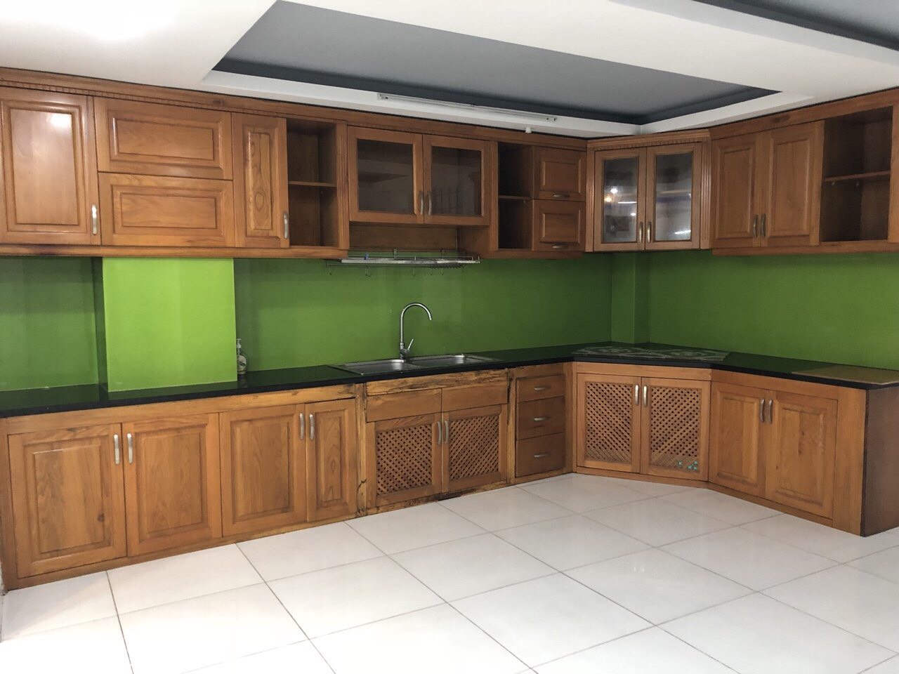 Bán gấp biệt thự đường Lê Văn Thọ, P16.DT 7,5 x 24m. 2 lầu.Giá 13,5 tỷ  