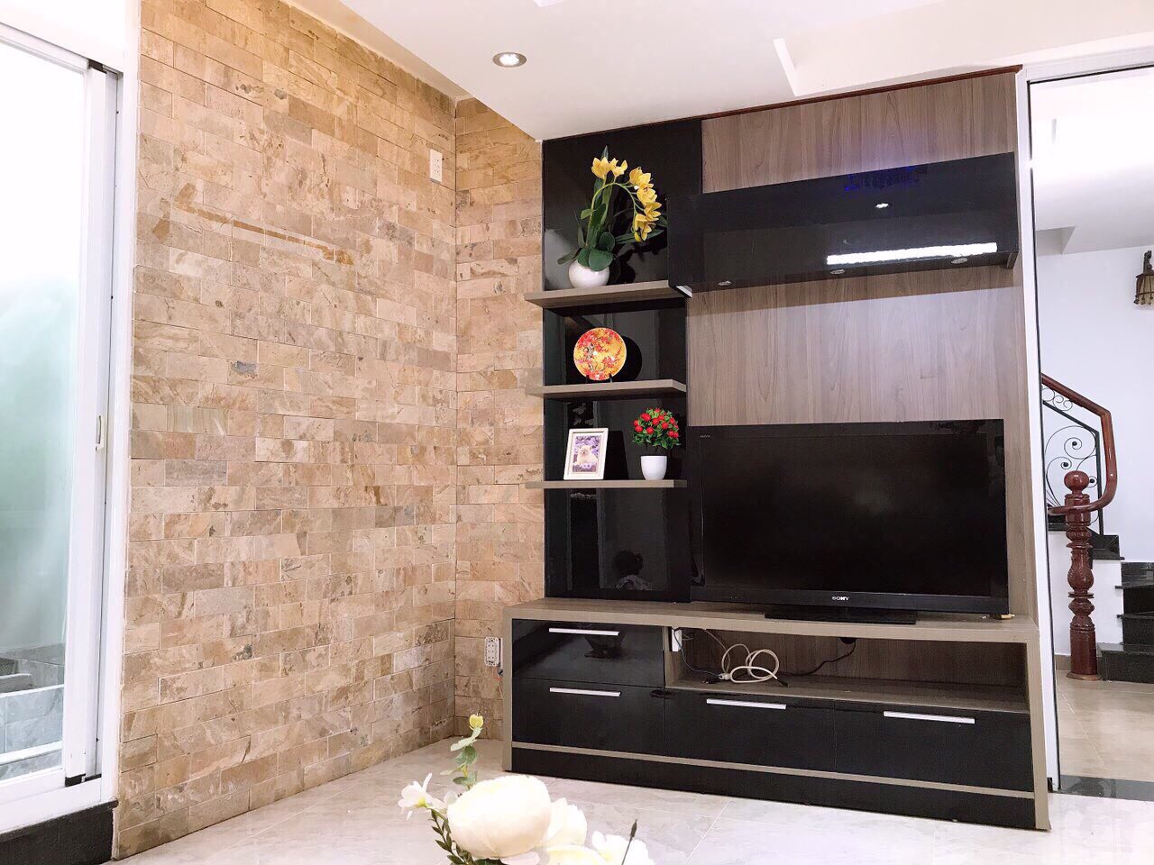 Bán gấp nhà hẻm 6m Lê Văn Thọ, P11 .DT 5,5 x 30m. 2 lầu.Giá 9 tỷ  