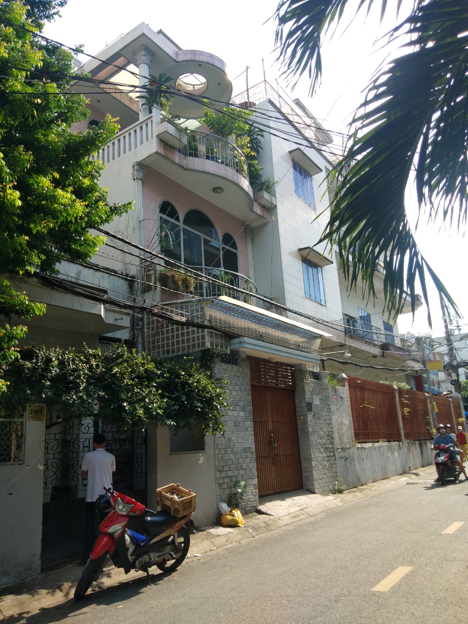 Bán nhà mới 4,5 x 18 3 lầu ST, đường Lê Thị Riêng, 500m UBND Q12, tiện kinh doanh, giá 4,6ty. LH 0909 174 916 