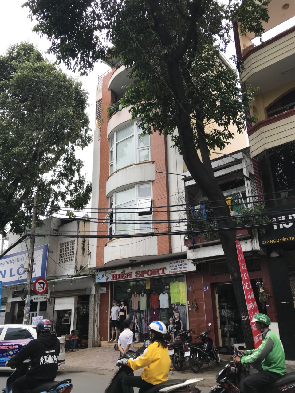 Xuất cảnh bán gấp giá rẻ căn nhà trung tâm sân Bay Tân Sơn Nhất 4 lầu đúc