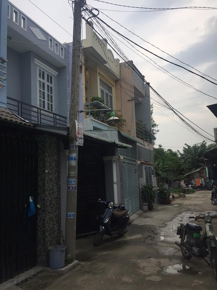 Bán gấp nhà ở Nguyễn Thị Búp quận 12 cách chợ Tân Chánh Hiệp 500m, 42m2, giá 740 triệu