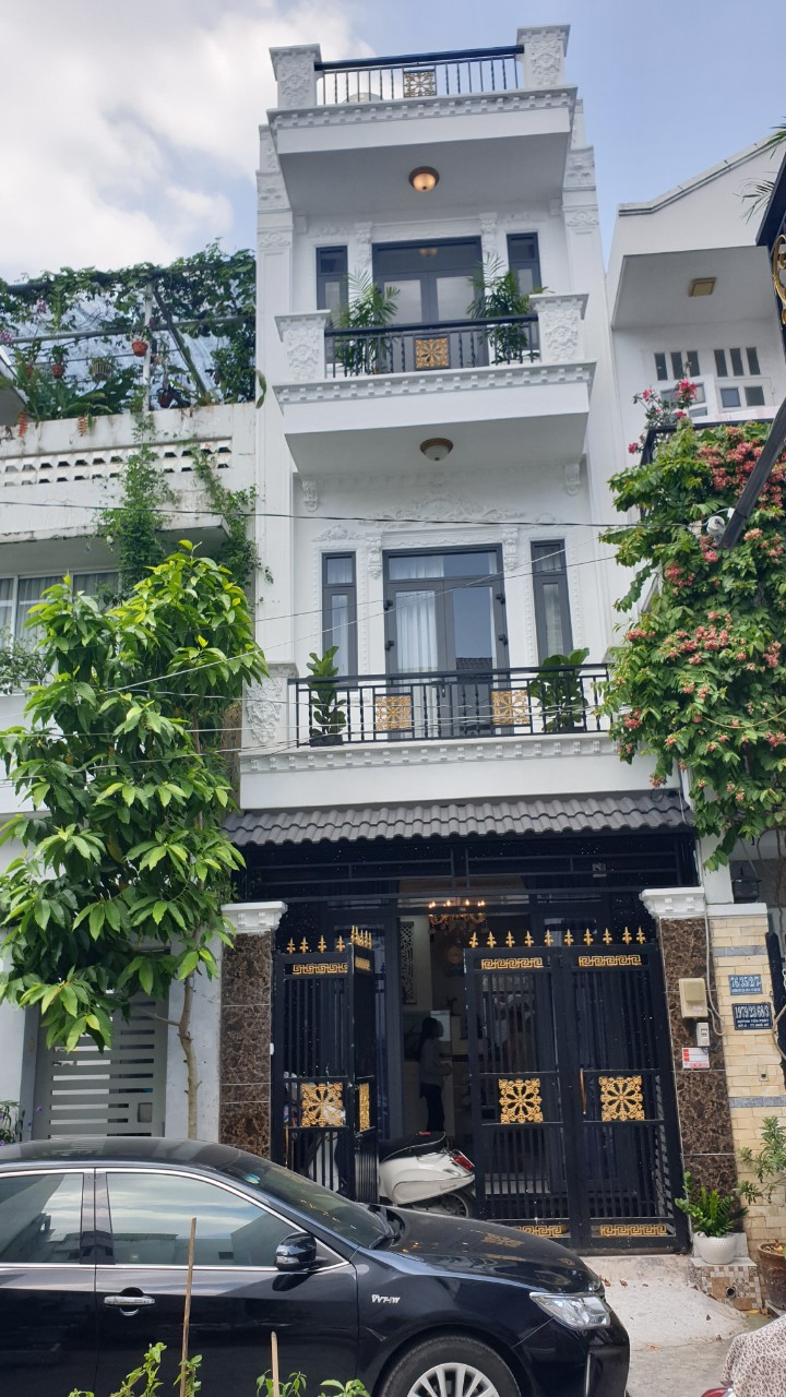 Bán nhà hẻm 6m 1979 Huỳnh Tấn Phát, Nhà Bè, Dt 4x15m, 3 lầu, sân thượng. Giá 4,75 tỷ