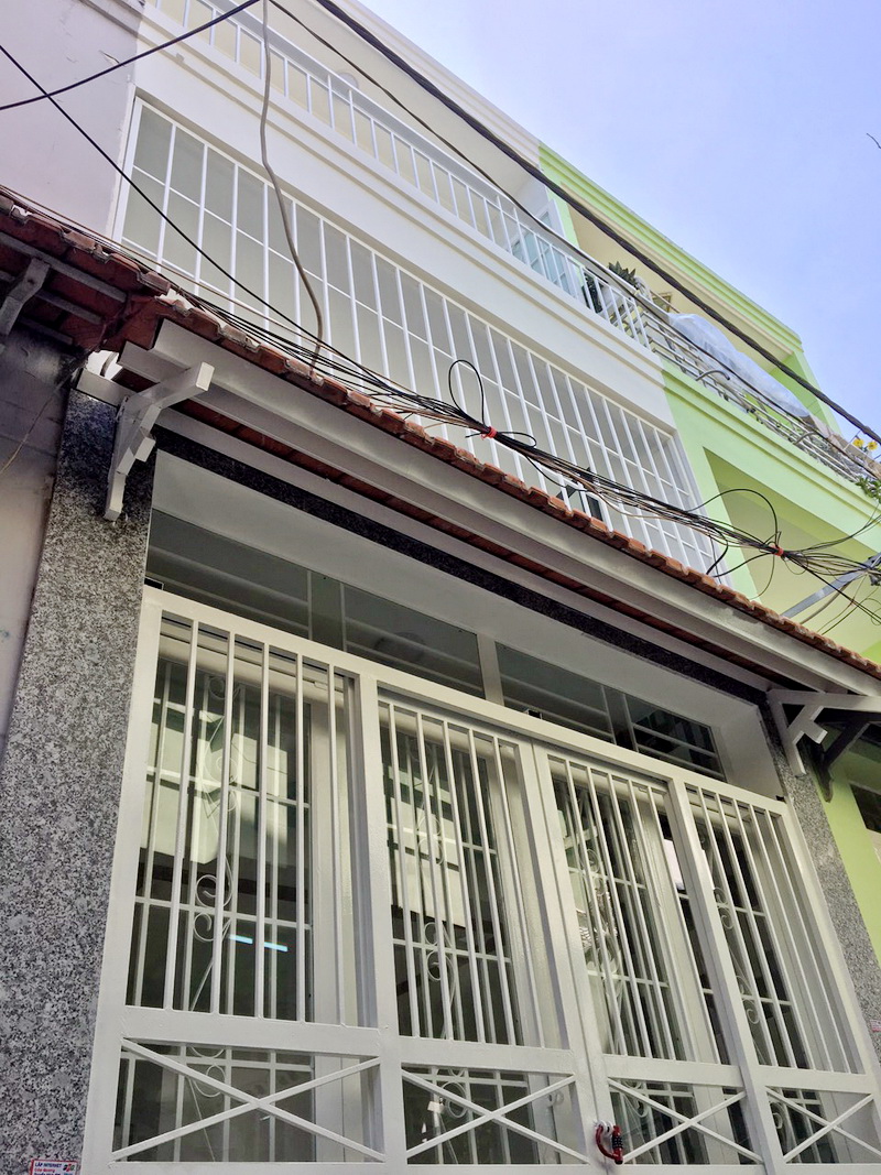 Bán nhà nhỏ 2 lầu hẻm 1113 đường Huỳnh Tấn Phát P. Phú Thuận Quận 7. 