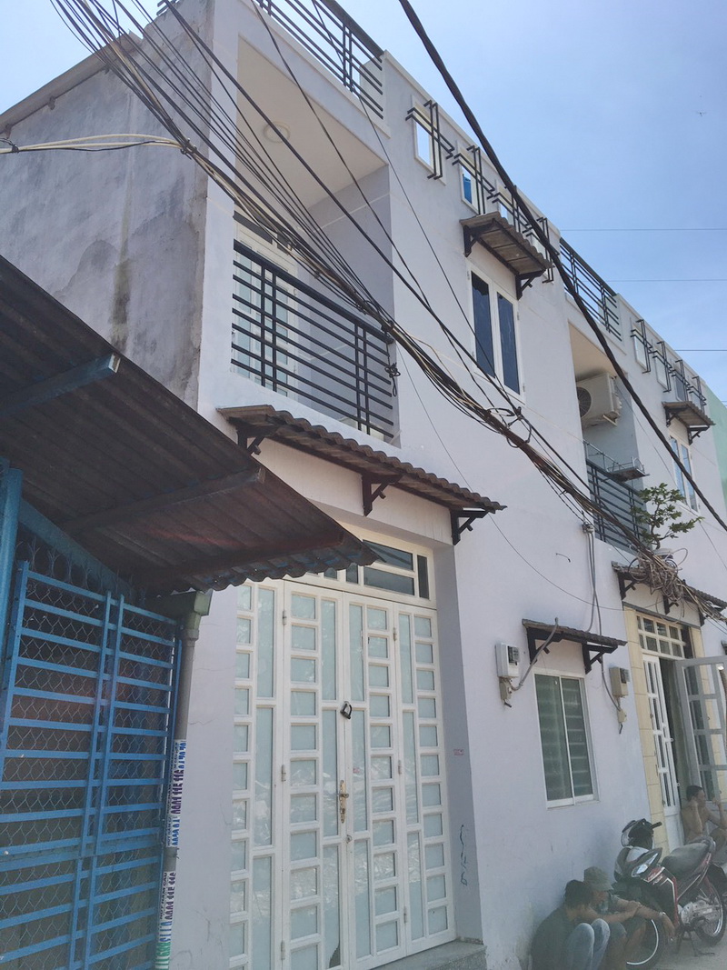 Bán nhà nhỏ 1 lầu hẻm 1135 đường Huỳnh Tấn Phát P. Phú Thuận Quận 7. 