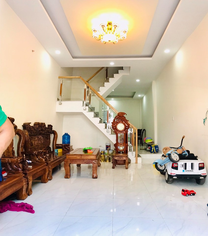 Bán Nhà Nguyễn Trọng Tuyển, 4,5 x 28, Sổ Đẹp Giá Chỉ 100tr/m2 Dễ Đầu Tư