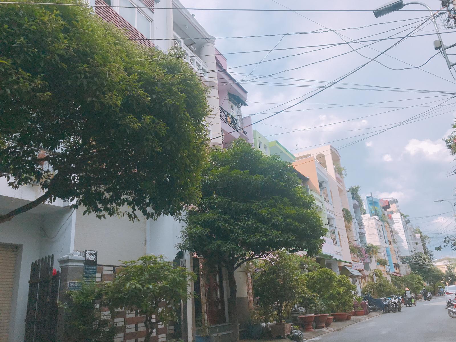 Nhanh tay mua ngay kẻo lỡ nhà 2 mặt tiền CMT8, quận 10, 5,2x16m, 3 tầng, giá chỉ 9.3 tỷ