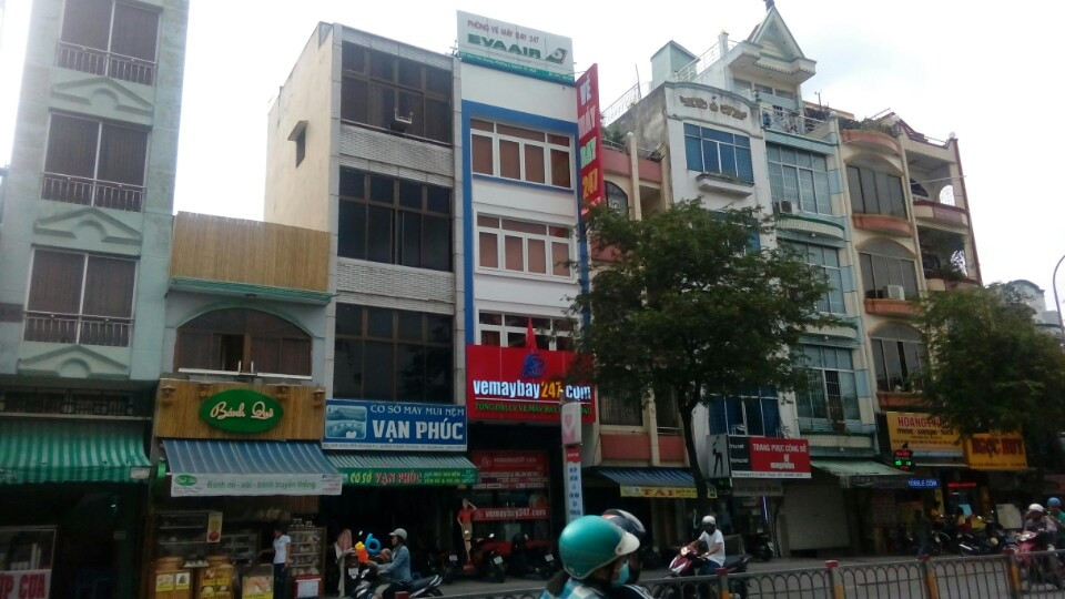 Bán nhà mặt tiền đường Nguyễn Chí Thanh, Quận 10, DT: 3,7x17m, 2 lầu, giá 18 tỷ