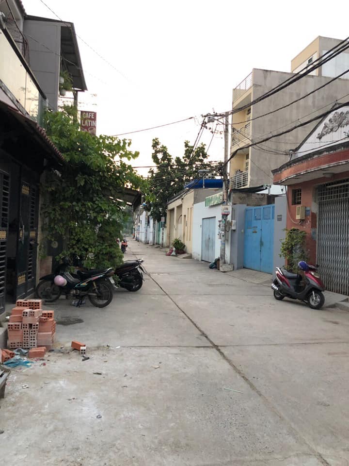 Bán nhà lầu Bà Điểm, Nguyễn Ảnh Thủ gần Giáo Xứ Bùi Môn 52m2 đường 4m LH: 0938704502