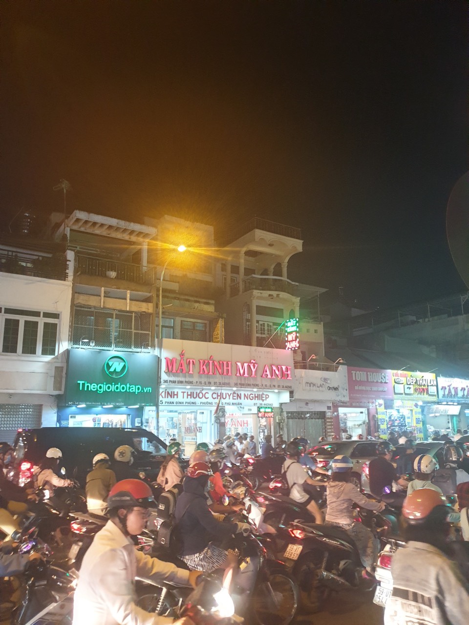 Bán nhà mặt phố Nguyễn Bỉnh Khiêm Quận 1 DT: 12x36m CN 358m2 GPXD: 2H+ 8T giá 135 tỷ