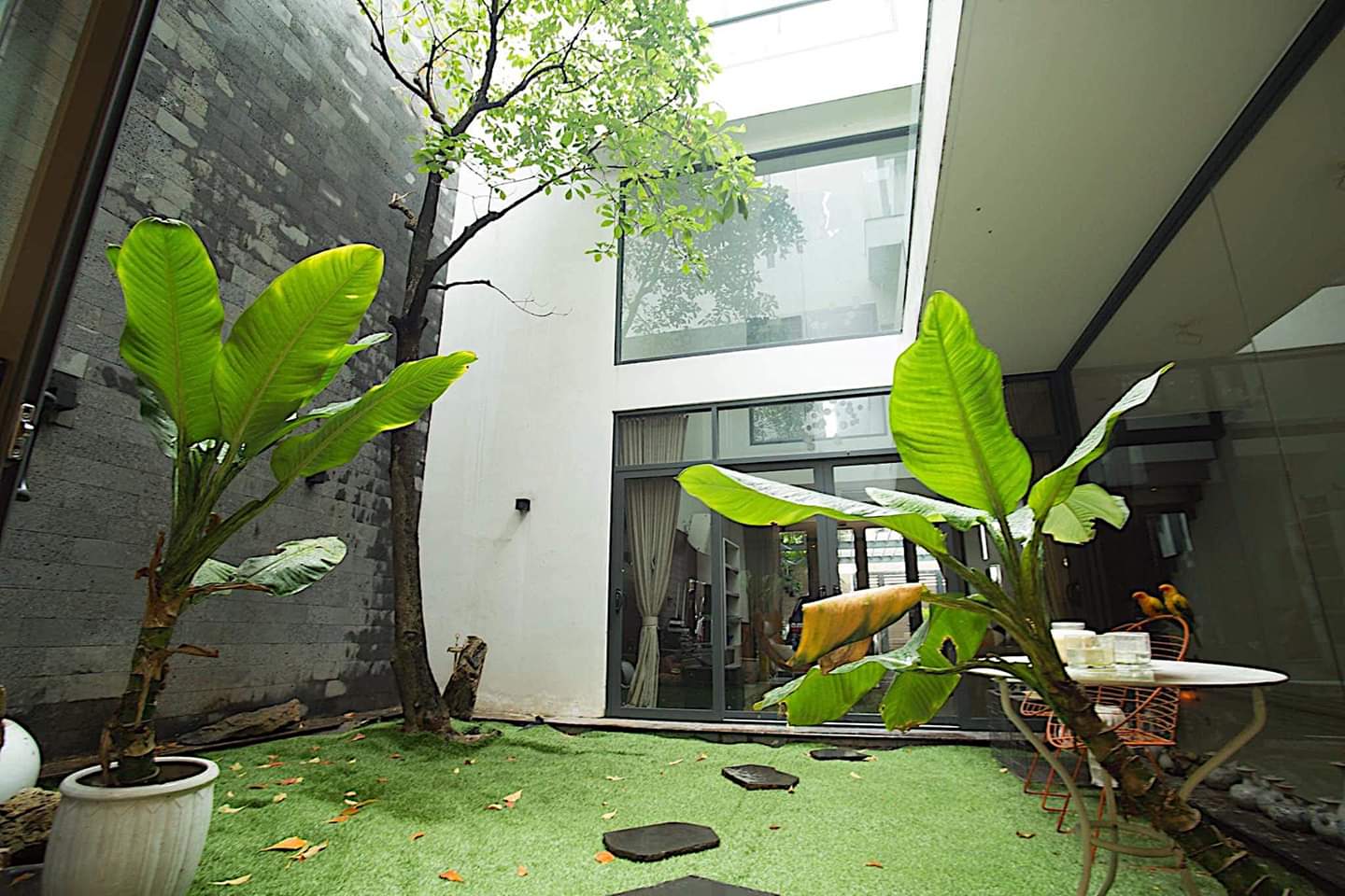 Chính chủ đi Mỹ cần bán gấp nhà mặt tiền đường Cộng Hòa Phường 4 Quận Tân Bình.