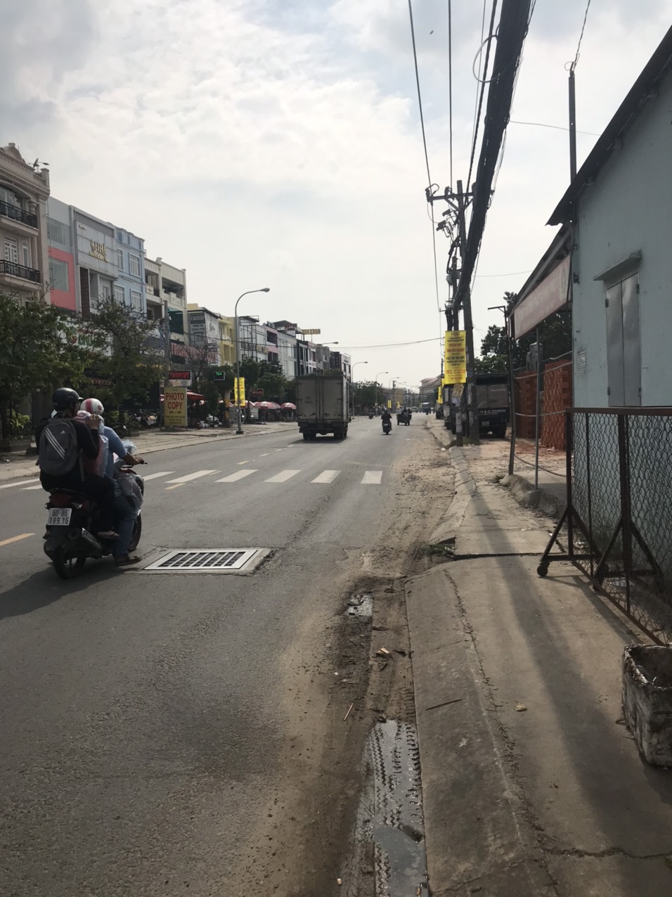 Bán nhà 3 lầu mới xây đẹp MT Nguyễn Văn Quá, P. Đông Hưng Thuận. DT: 5.5x25m, 3 lầu st , 11 tỷ, LH:0903322257