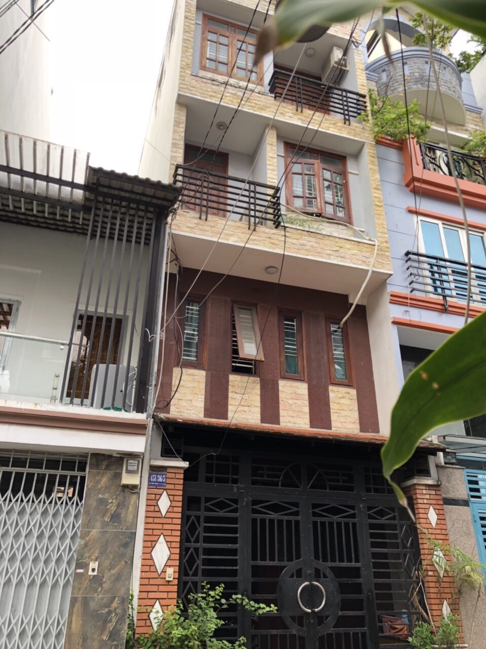Bán Nhà mặt tiền Bà Hạt - Nguyễn Tri Phương, phường 9, Quận 10 DT: 3,5x16m Nhà 3 lầu mới