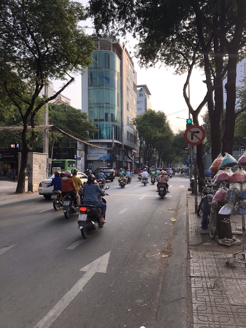 Bán toà nhà cao tầng mặt tiền số Trương Định, P7, Q3, 12,45m x 19m, 1T 7L TM 0908525968