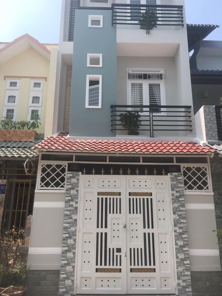 Cần bán gấp căn nhà 4 lầu 496 Dương Quảng Hàm P6 GV. DT 4.4 x 10 giá 6ty.