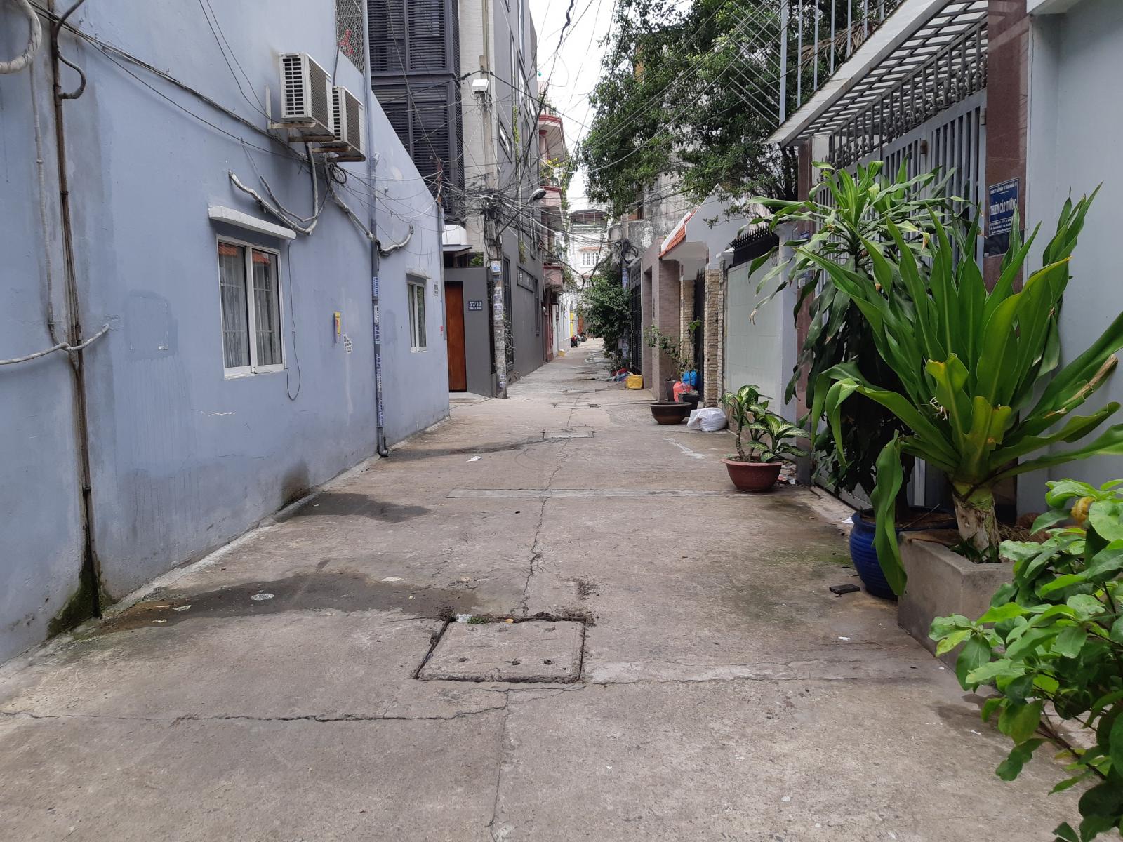 Chính chủ bán nhà đường Cây Trâm, P9. DT 7,5 x 22m. 3 lầu. Giá 12,5 tỷ 