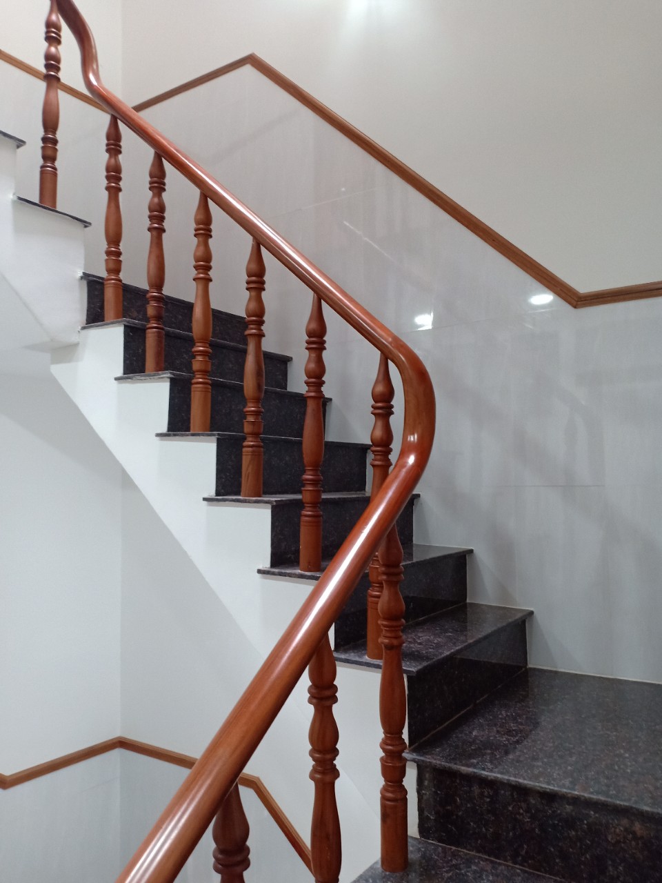 Bán nhà HXH đường Lê Lợi, P4, DT 4,5 x 20m. 2 lầu,Giá 8 tỷ 