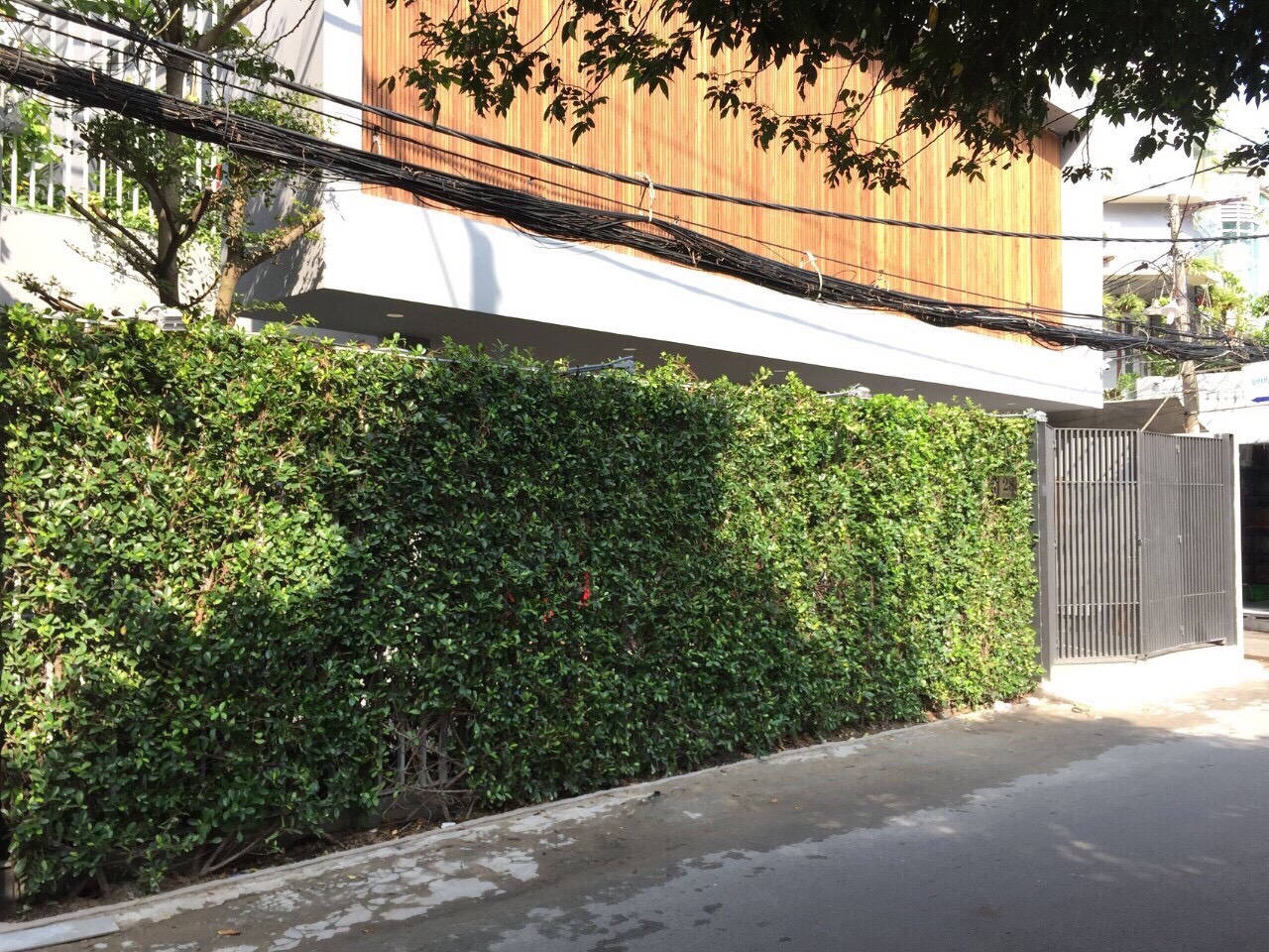 BÁN KHÁCH SẠN MT NGUYỄN THÁI HỌC, P. CẦU ÔNG LÃNH, Q.1, DT: 4.5X19.5M, HẦM + 6 LẦU, GIÁ: 55 TỶ:0908525968