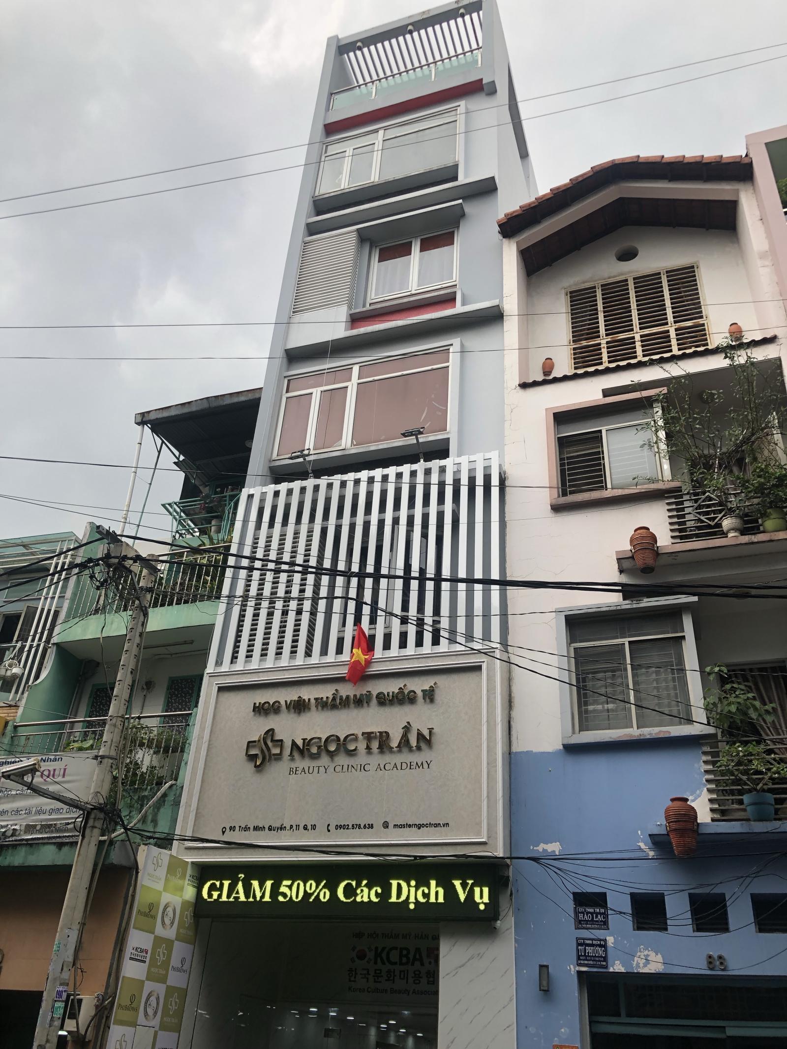 Bán biệt thự 2 mặt tiền cực đẹp đường Nguyễn Trọng Tuyển, Hầm - 4 tầng