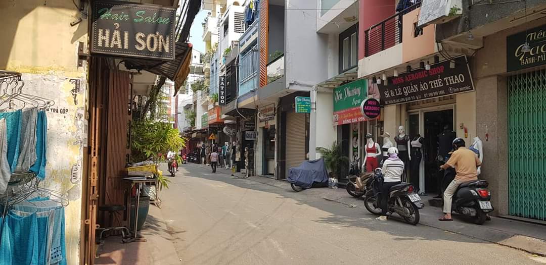 Nhà Lạc Long Quân Quận 11, Lô góc, 2 Mặt Hẻm Ôtô Tránh 5.15tỷ 0931258678