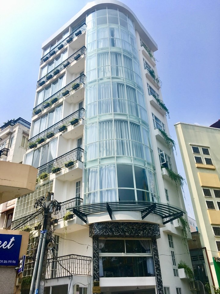 Cho thuê đất góc mặt tiền đường Nguyễn Trãi tiện làm nhà hàng hay quán cà phê