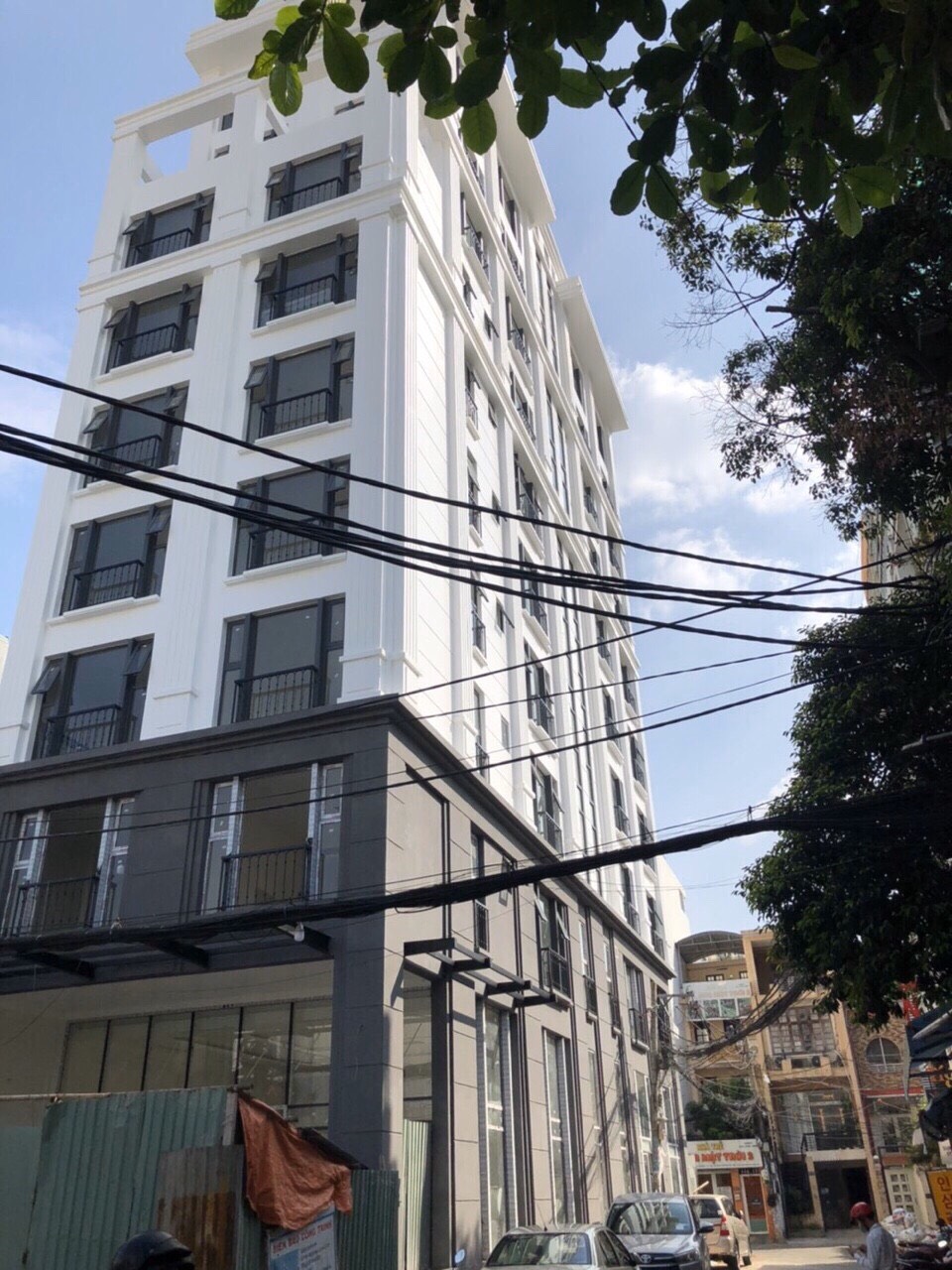 BÁN TÒA NHÀ TRƯƠNG ĐỊNH, Q. 3, DT: 5.3X28M, HẦM 7 LẦU, GIÁ: 130 TỶ 0908525968