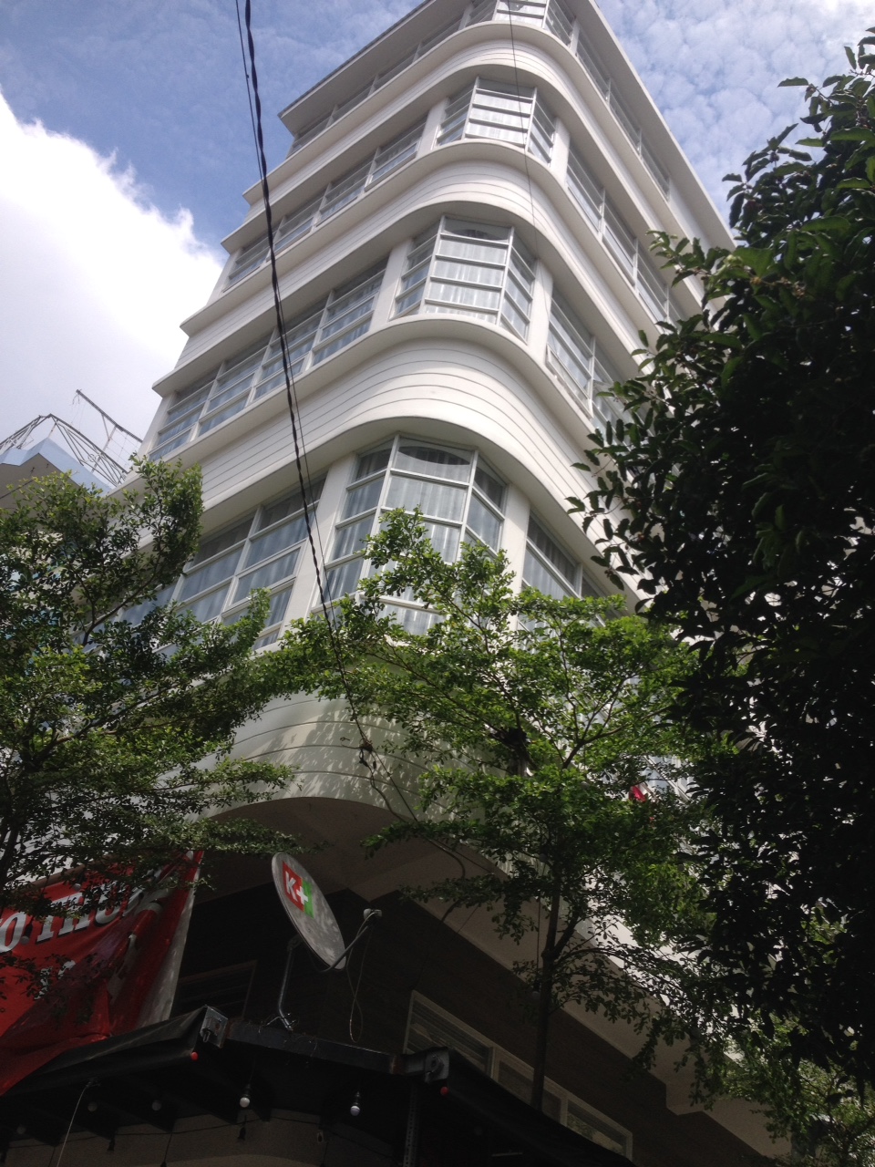 CC cho thuê tòa nhà hầm 7 tầng số 220a Nguyễn Đình Chiểu, p. 6, q. 3 DT: 10x14m giá 393,38 tr/th