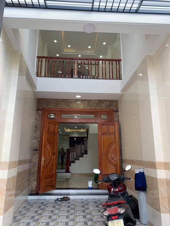 Chỉ cần 8 tỷ mua ngay được nhà HXH Nguyễn Gia Trí  4 tầng.