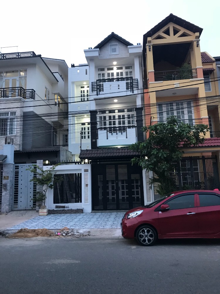 Cần bán gấp nhà 2 mặt hẻm 8m đường Út Tịch, Tân Bình. DTCN: 62.82m2, DTXD: 184.27m2