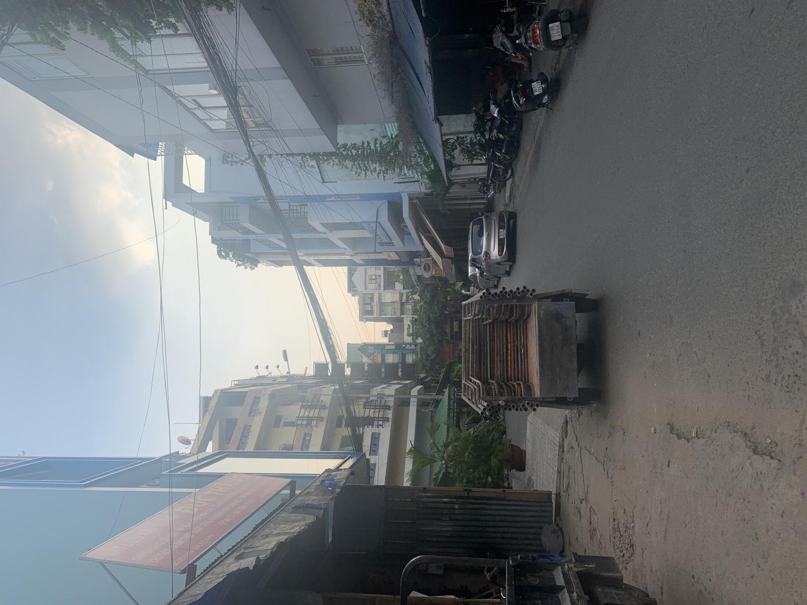 Bán nhà nát mặt tiền đường Hoa Sữa, phường 7, Phú Nhuận